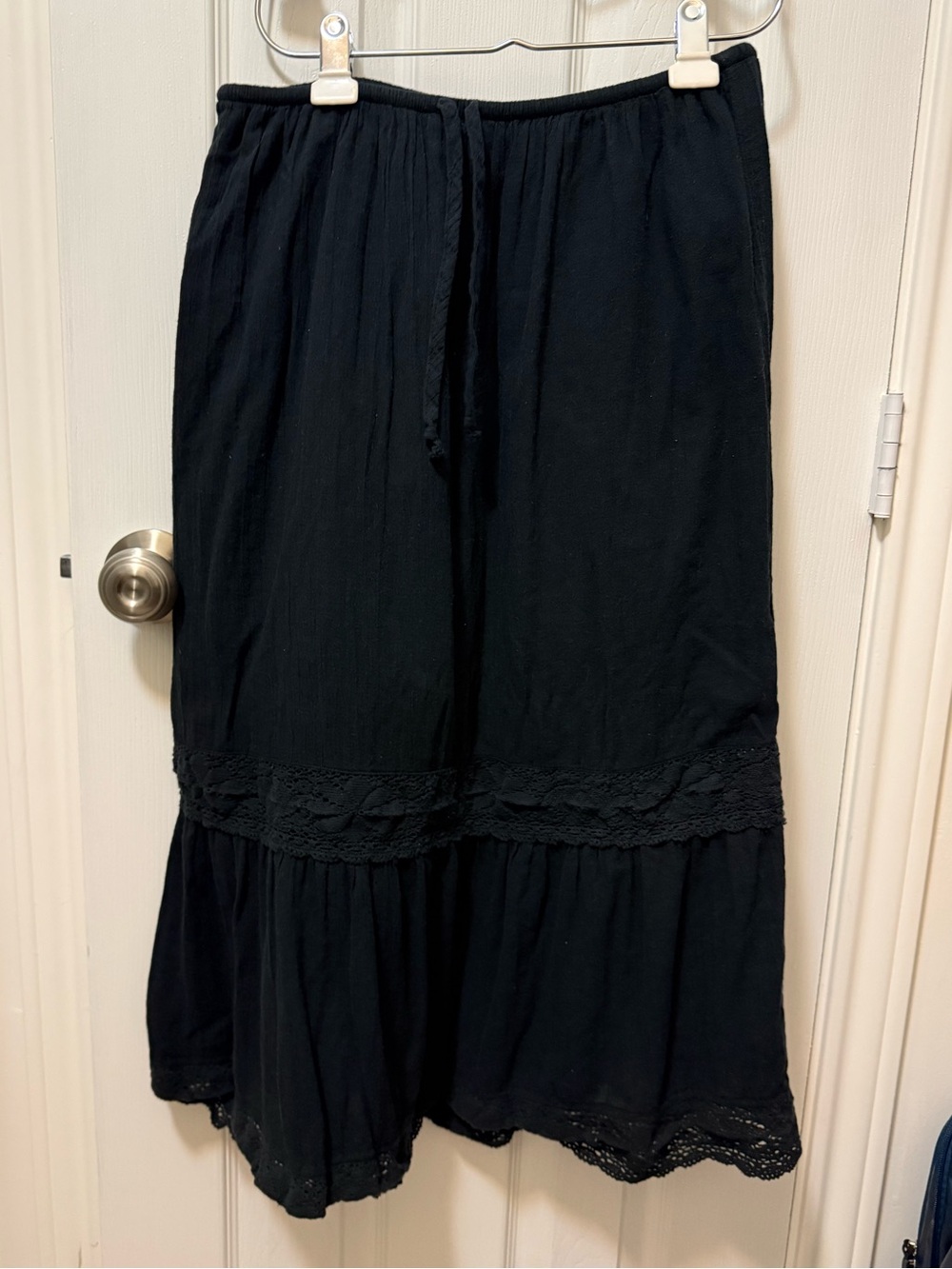 Melrose & Market 100% cotton midi skirt with crochet insets